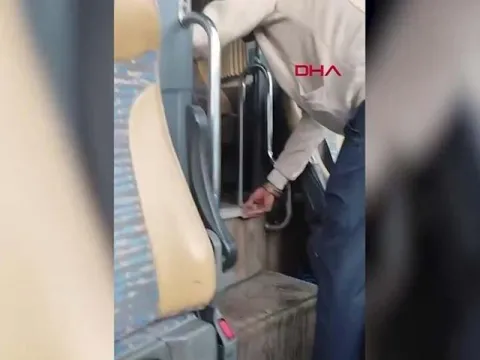 Polisleri şaşkına döndü! Yolcu otobüsüne "düzensiz göçmen" düzeneği kurmuşlar - fotoğraf 1