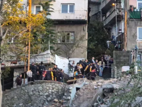 Zonguldak'ta 3 katlı bina çöktü: Enkaz altında kalan 2 kişiden 1'i kurtarıldı - fotoğraf 4