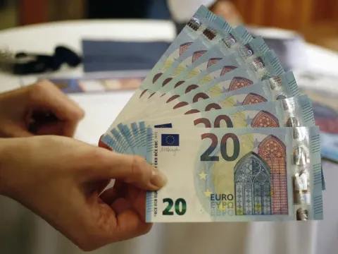 Euro Bölgesi'nde enflasyon son üç yılın zirvesine ulaştı - fotoğraf 1