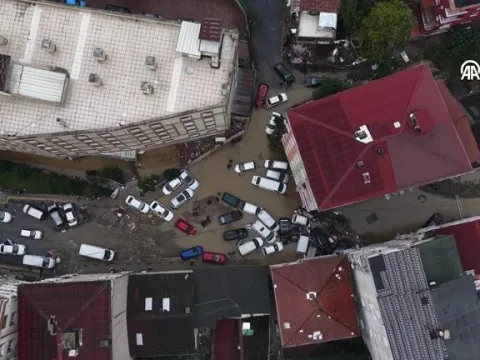 Selde hasar gören araçlar için rehber! Kasko, trafik sigortası ve tüm yasal haklar - fotoğraf 1