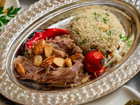 Mardin’in gastronomi hazinesi 38 Lezzet Noktası’nda keşfediliyor! kaburga dolmasından süryani çöreğine yöresel tatların hikayesi - fotoğraf 5