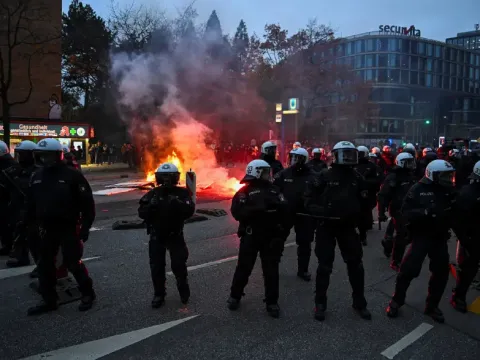 Avrupa'daki protesto dalgası Almanya'ya sıçradı, polis göstericiler müdahale etti - fotoğraf 1