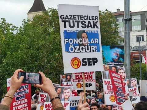 Gazeteciler sokakta: 10 ilde ortak eylem - fotoğraf 2