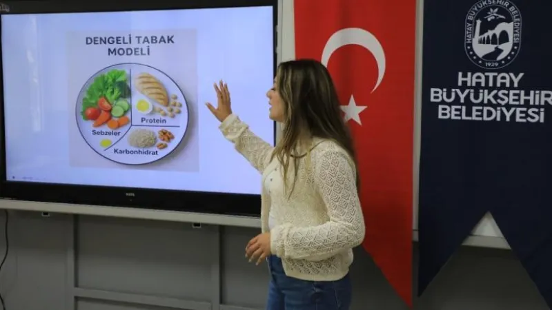 ÖĞRENCİLERE SAĞLIKLI BESLENME VE AKRAN ZORBALIĞI EĞİTİMİ
