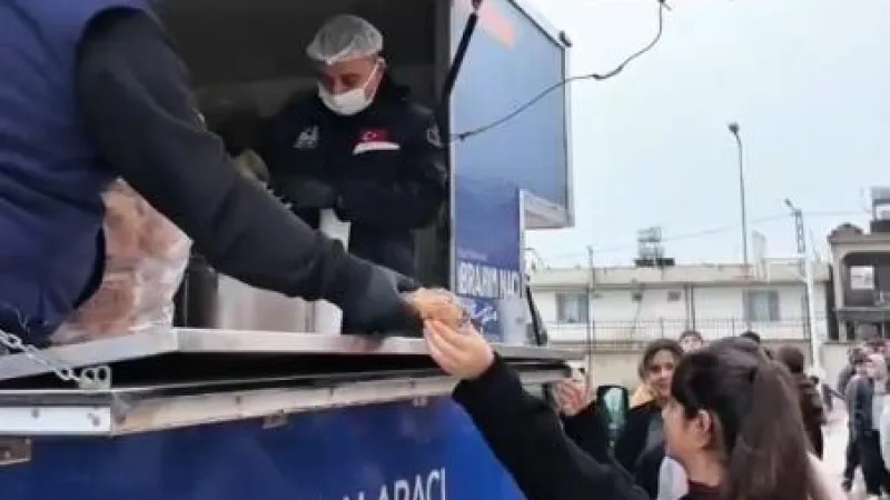 ÖĞRENCİLERE SICAK ÇORBA İKRAMI
