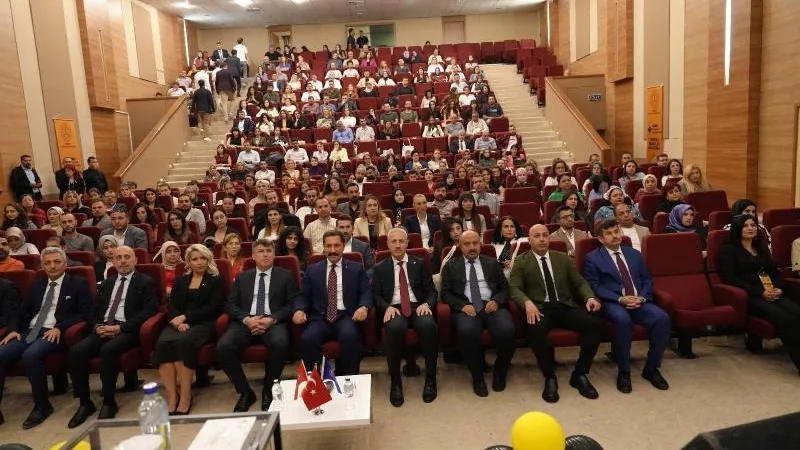 Öğretmenlerimiz Değişimin Öncüsü, Geleceğimizin Mimarıdır