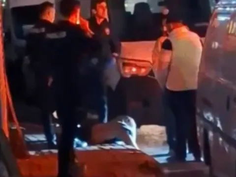 İstanbul’da şok eden olay: Çıplak halde markete girip müşterilere saldırdı - fotoğraf 5