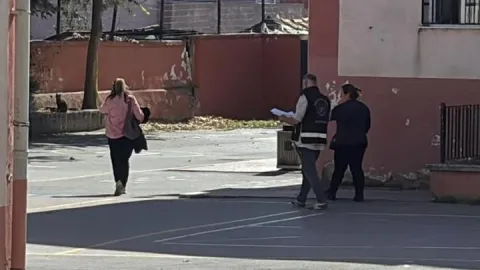 Okulda çantadan kurusıkı tabanca çıktı: Öğrenci ve ailesi gözaltında
