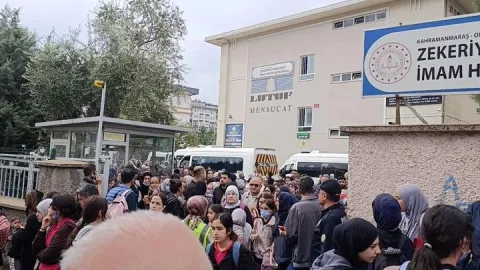 Okulda kimyasal paniği: 20 öğrenci hastaneye kaldırıldı