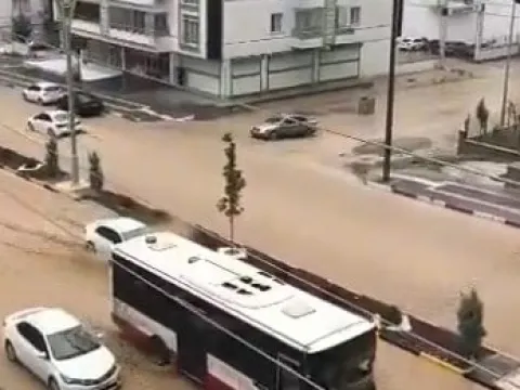 Sağanak sonrası kent sokakları bu hale geldi - fotoğraf 1