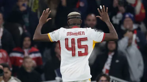 Osimhen golü attı, sevinmedi!