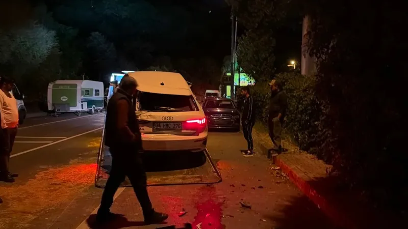 Otomobil park halindeki 6 araca çarptı, ortalık savaş alanına döndü