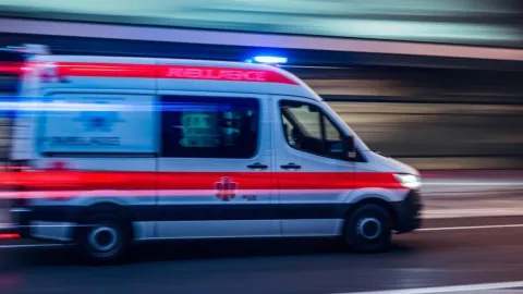 Otomobil patates yüklü tıra çarptı: 2 ölü