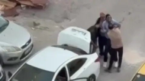 Otomobilin bagajına zorla bindirip kaçırdılar. Babası, kardeşi ve kuzeni çıktı