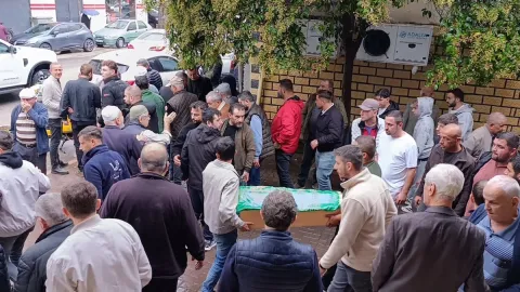 Otomobilin çarptığı 2 yaşındaki Melis toprağa verildi