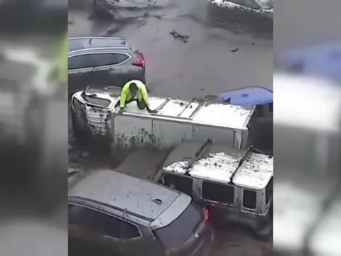 Şili’de sel felaketi: Yağış dokuz katına çıktı, araçlar sürüklendi, binlerce kişi tahliye edildi - fotoğraf 2