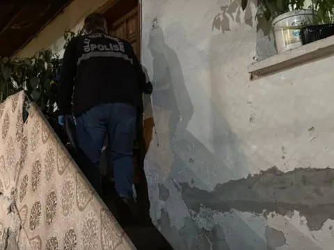 Karabük'te kıskançlık kavgası kanlı bitti: Sevgilisini bıçaklayan kadın gözaltında - fotoğraf 4