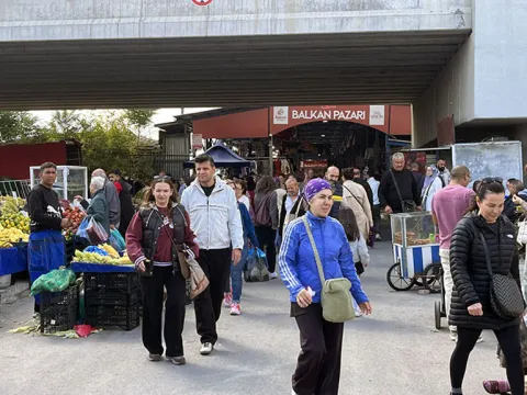 Bulgar turistler yeniden kente gelmeye başladı: 'Arabamızı doldurduk, burası çok ucuz' - fotoğraf 3