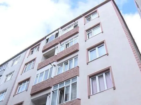 İki genç kız birlikte 3. kattan düştü! Çarşaf koptu! - fotoğraf 3