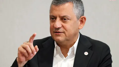 Özel, AKP'ye geçeceği iddiasını yalanlayan Dutlulu ile buluştu