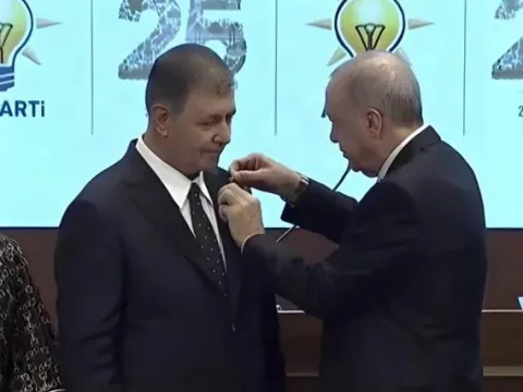 CEMİL TUĞAY EŞİ KİMDİR? Öznur Tugay kaç yaşında, nereli? Öznur Tugay ne iş yapıyor? Cemil Tugay nereli, kaç yaşında? - fotoğraf 2