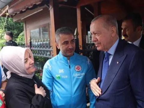 Cumhurbaşkanı Erdoğan, Fatih'te İstanbul Kastamonuspor yönetimini kabul etti - fotoğraf 1