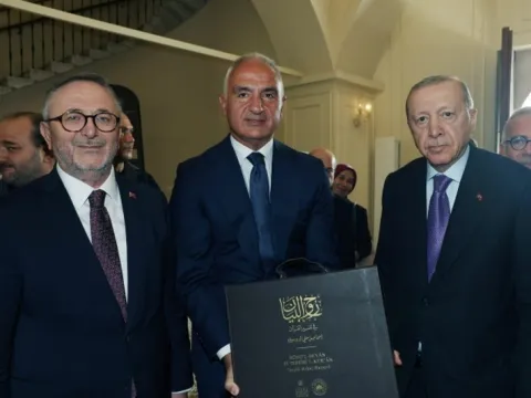 23 yılda tamamlandı | Eşsiz eser, Bakan Ersoy tarafından Cumhurbaşkanı Erdoğan'a takdim edildi - fotoğraf 3