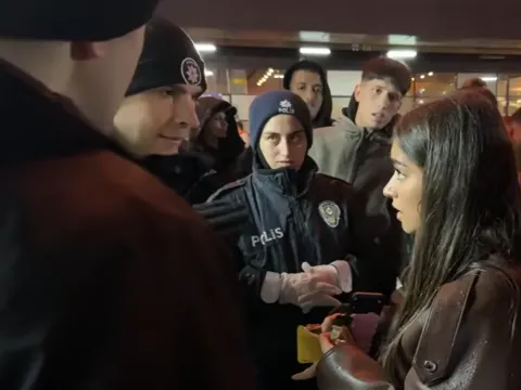 Galatasaray stadına maç izlemeye gelen Yamal'ın sevgilisine şok - fotoğraf 1