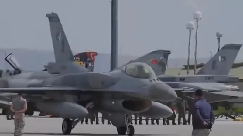 Pakistan savaşta, Türkiye girer mi korkusu başladı