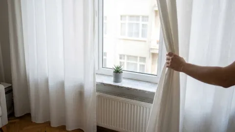 Pazar gününden itibaren saat 17.00’den önce perdeleri kapatın çağrısı