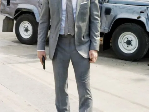 Bond kıyafetleri açık artırmada - fotoğraf 3