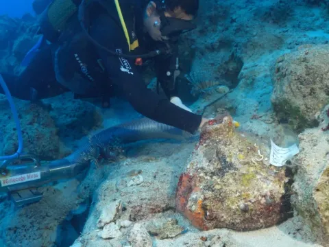 Antalya'da denizin dibinde bulundu: Piramitlerden eski, içinden çıkanlar hayrete düşürdü - fotoğraf 2
