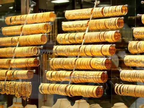 ALTIN FİYATLARI 4 EKİM 2026 CANLI: Bugün Gram, Çeyrek, Cumhuriyet Ne Kadar? Kapalıçarşı Altın Fiyatları Ne Durumda? - fotoğraf 1