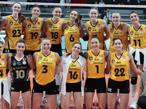 Son şampiyon VakıfBank galibiyetle başladı! - fotoğraf 1