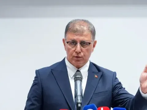 'AKP'ye geçersem eşim beni boşar' diyen Cemil Tugay, çarşamba AKP rozeti takacak - fotoğraf 2