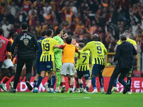 Derbiye kartlar damga vurdu - fotoğraf 2