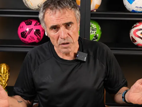 Ersun Yanal, Montella'ya ateş püskürdü: 'Sen bizim aklımızla dalga mı geçiyorsun terbiyesiz adam! Bu adamı İtalya maçına çıkarmayın, hemen gönderin' - fotoğraf 4