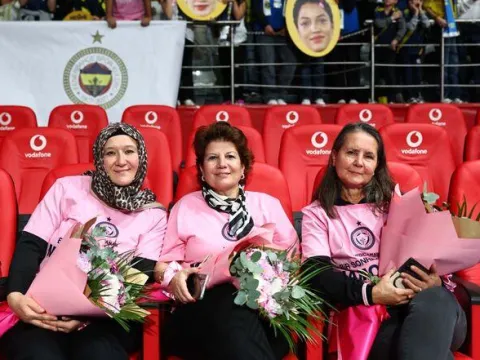 Fenerbahçeli voleybolculardan meme kanserinde erken tanı çağrısı - fotoğraf 3