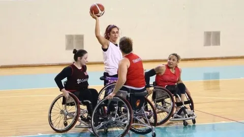 Potada büyük gurur: Tekerlekli Sandalye Kadın Milli Basketbol Takımımız Avrupa şampiyonu oldu