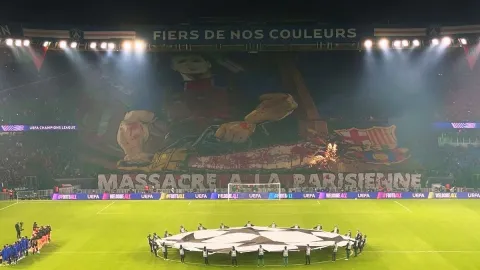 PSG tribünlerindeki pankart çılgına çevirdi: Barcelona soluğu UEFA'da aldı