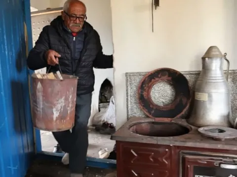 Su çıkmayınca köylüler göç etti! 180 haneli köyde 11 yıldır tek başına yaşıyor: Ben bir Allah'tan korkarım - fotoğraf 4