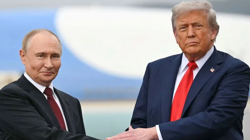 Putin ile görüşen Trump duyurdu: Çözüme hiç olmadığı kadar yakınız