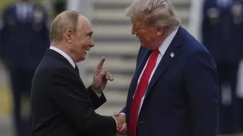 Putin ile Trump’ın ilginç telefon görüşmesi: İkili arasındaki diyalog liseli aşıkları hatırlattı