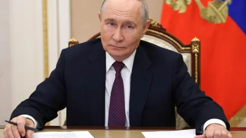 Putin’den Pezeşkiyan’a: Moskova diplomatik süreçte rol almaya hazır