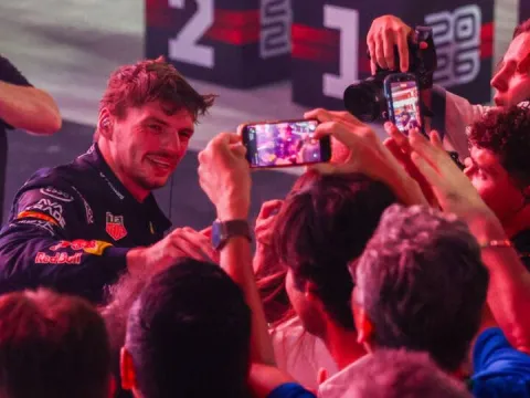 Singapur'da kazanan Verstappen! - fotoğraf 1