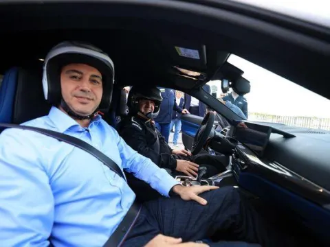 Bakan Bak, F1 öncesi İstanbul Park'ta sürüş yaptı! - fotoğraf 2