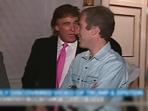 Trump'ın mitinginde Epstein protestosu! - fotoğraf 2