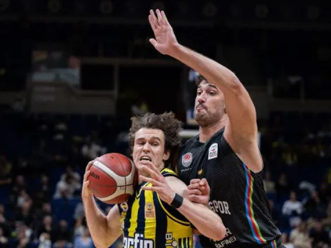 F.Bahçe, Aliağa Petkimspor'a kaybetti! - fotoğraf 1
