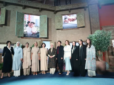 Emine Erdoğan'dan Özbekistan'da çocukların geleceğine odaklanan sergiye ziyaret - fotoğraf 2