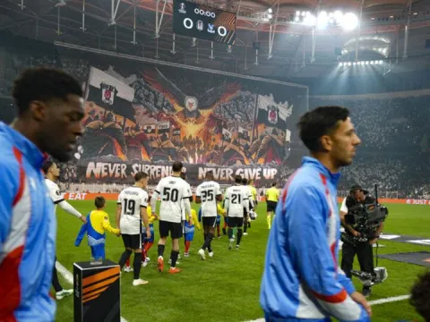 Vincenzo Italiano rotasyona gitti! - fotoğraf 1